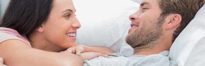 Pria yang aktif secara seksual dengan wanita